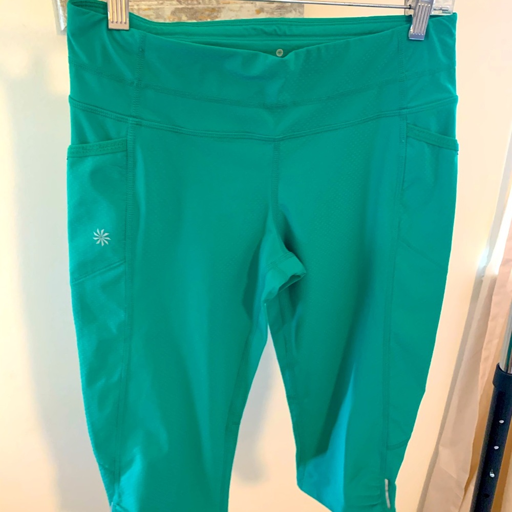 Athleta running crops with pockets never worn